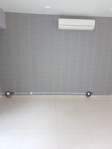 Aluga-se Sala Comercial Para Escritórios, Estúdio, Beleza E Estética