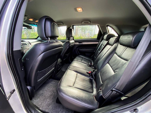 Imagem 9 de 13 de Kia Sorento 2.4 S.253 4x2 16v Gasolina 4p Automático 201...