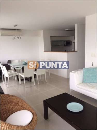 Imagen 10 de 24 de Apartamento En Edificio Con Todos Los Servicios