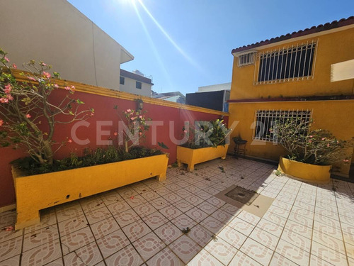 Casa En Venta En Fracc. Valle Marino, Av. Universidad, Villahermosa Tabasco