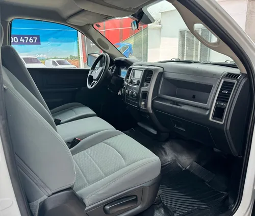 RAM Ram 1500 3.3 V6 XL Cab Regular 4x2 AT