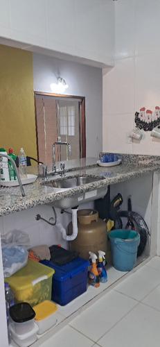 Casa Com 2 Quartos, 2 Banheiros, 2 Vagas Na Garagem