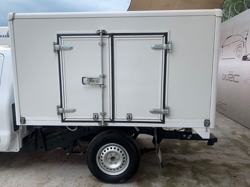 Imagen 8 de 15 de Nissan Np300 2019 2.5 Estacas, Chasis, Refrigerada