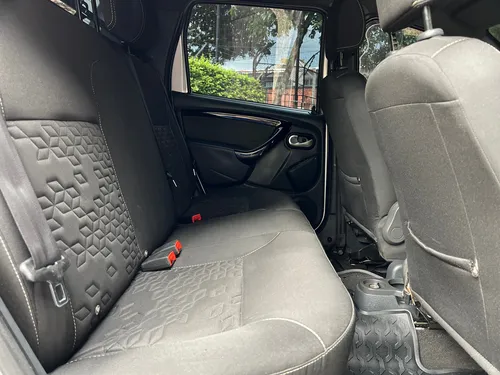 Renault Duster Oroch 2.0 Intens 4X4