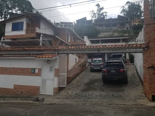 Venta Excelente Casa En Colinas De Carrizal,los Teques  Bv