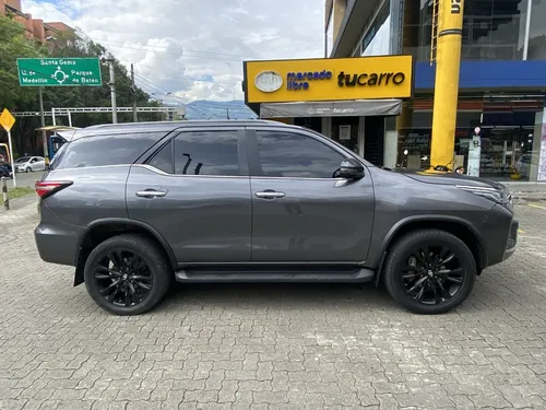 Toyota Fortuner 2.4 Srv Diesel 2022