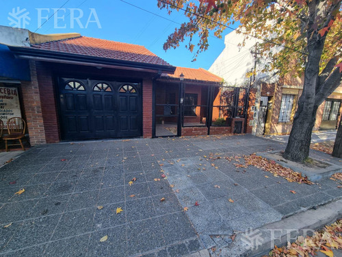 Imagen 2 de 27 de Venta Casa 5 Ambientes Con Fondo Libre En Wilde
