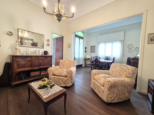Casa En Venta Sobre Lote Propio. Dos Propiedades En Block