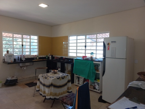 Vendo Chácara Na Df-140 Km 7,5-gleba Da Fazenda Sta Bárbara - Com 5 Casas.