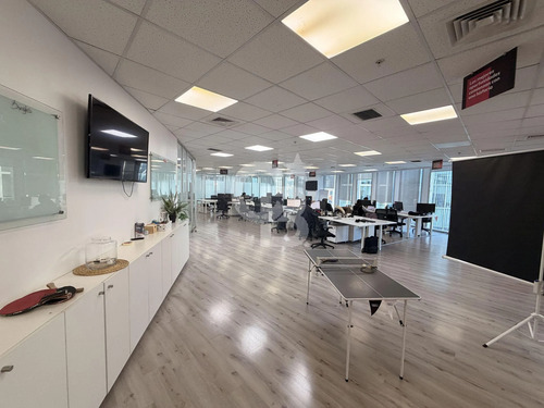Elegante Y Amplia Oficina En Nueva Las Condes