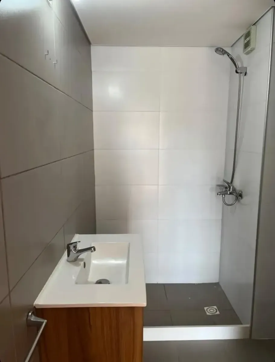 Apartamento En Alquiler De 1 Dormitorio En Suite  Al Frente Y Con Opción De Garaje · Foto 3