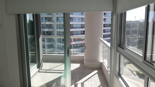 Apartamento En Brava, 1 Dormitorio- Ref: 2943