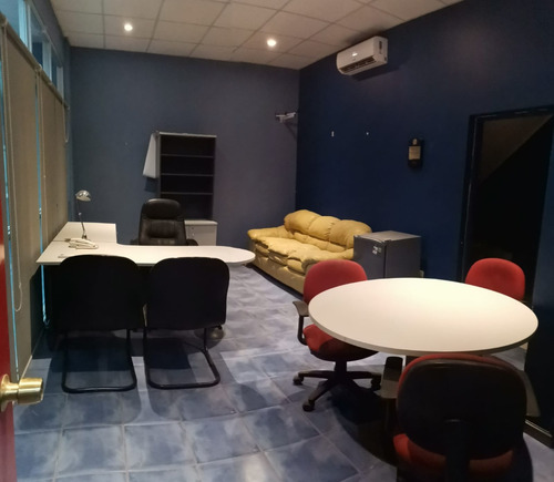 Local Comercial Inmejorable Ubicación, 2 Plantas Libres