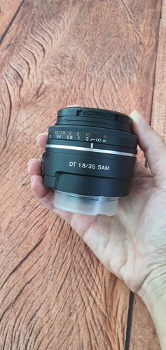 Imagem 1 de 5 de Lente Sony Dt Sam 35mm 1.8