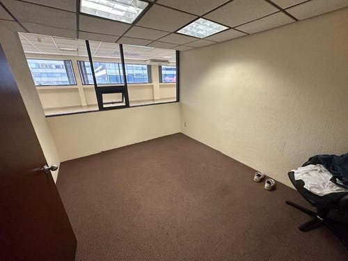 Plaza Polanco, Penthouse De 300m2 Más 30m2 De Un Amplio Balcón Privado, 8 Estacionamientos, Recepción, Sala De Juntas, 4 Privados, Amplia Área Abierta De Trabajo.