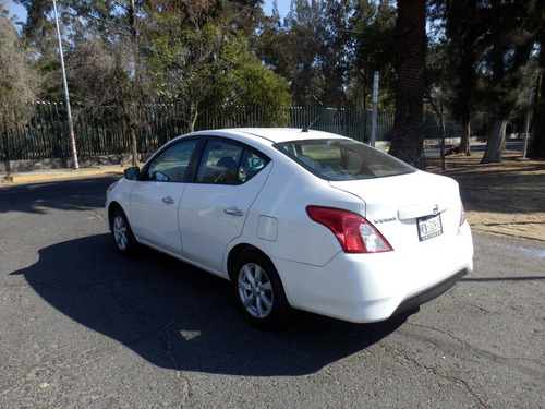Imagen 2 de 15 de Nissan Versa 2019