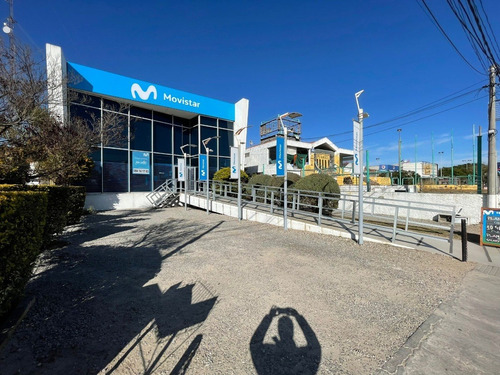 Imagen 2 de 17 de Local Comercial Lagomar Sobre Av Gianatassio Macari Vende