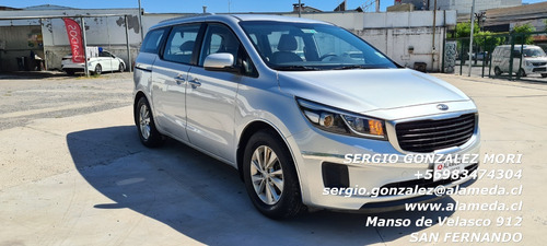 Imagen 6 de 15 de Kia Grand Carnival 2015