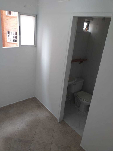 Imagen 6 de 14 de Se Arrienda Apartamento En Medellin - Laureles