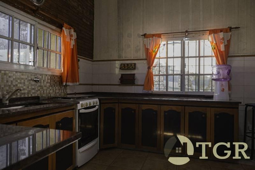 Oport X Viaje - Imponente Casa En Lote Propio. Ideal Dos Familias.