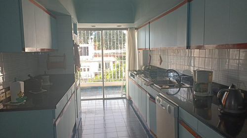 Imagen 7 de 18 de Venta Apartamento 3 Dormitorios Y Servicio Garaje X2 Sobre Rambla