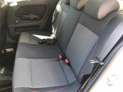Imagen 8 de 10 de Volkswagen Gol Trend 2016 1.6 Sportline 101cv