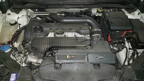 Imagem 5 de 15 de Volvo V40 Dynamic - 2015