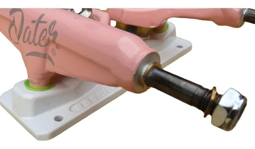 Imagen 3 de 4 de Trucks Para Skate Dater Full Color Rosa Blanco 139mm
