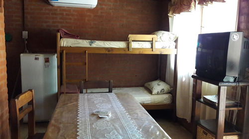 Imagen 3 de 27 de Alquilo 3 Cabañas Con Piscina Compartida Para 2 O 3 Personas