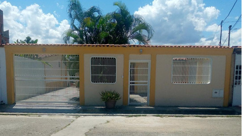 Casa En Venta Urbanización  La Macarena Palo Negro Mg1256
