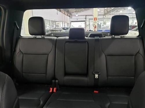 Ford F-150 5.0 V8 GASOLINA CD LARIAT BLACK FX4 AUTOMÁTICO