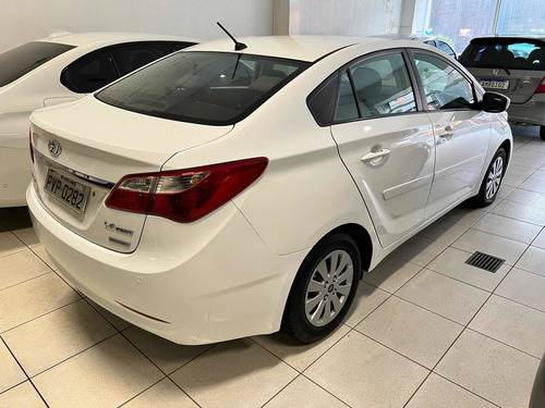 Imagem 3 de 9 de Hyundai Hb20s 2015 1.6 Impress Flex Aut. 4p