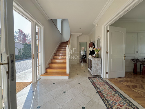 Casa En Arriendo De 6 Dorm. En Lo Barnechea