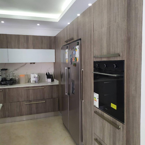 Imagen 9 de 9 de Jessica Serino Vende Impecable Townhouse De 320 M2