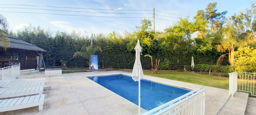 Venta Casa 5 Amb, Pileta, Galeria - Barrio Manzanares Chico Apto Crédito
