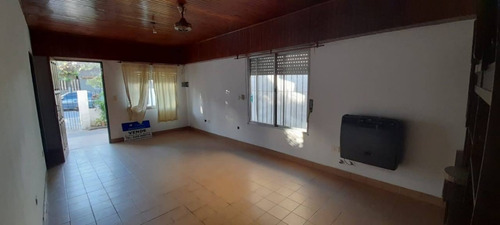 Imagen 4 de 12 de Casa, 5 Ambientes, Belen De Escobar