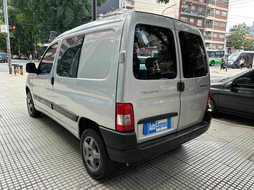 Imagen 3 de 11 de Peugeot Partner 2019 1.6 Furgon Confort 5as
