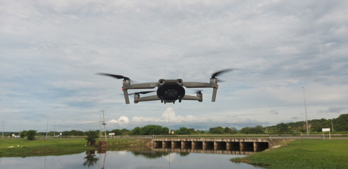 Imagen 1 de 10 de Servicio De Alquiler Drone , Fotografía Aérea Y Video En 4k