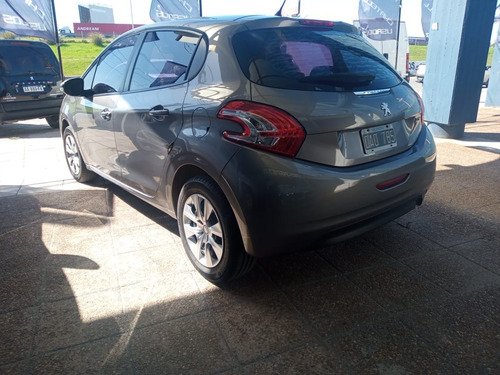 Peugeot 208 Active 2014 1.5 92.000kms !!!!