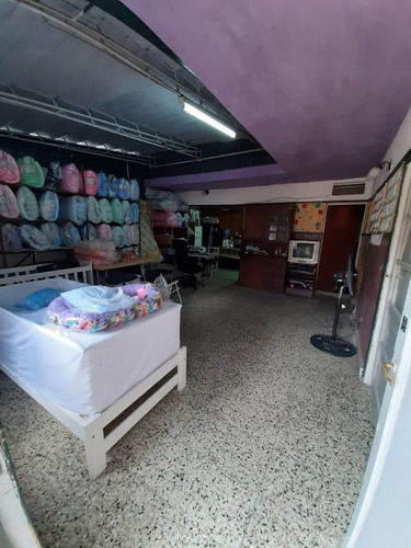 Imagen 8 de 14 de Casa A Refaccionar En Venta - Castelar Norte