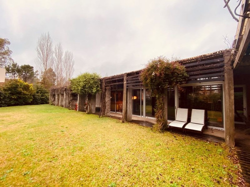 Venta De Casa 4 Dormitorios En La Arbolada, Punta Del Este