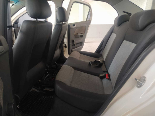 Volkswagen Voyage 1.6 Comfortline 101cv Abcp Abs 2014
