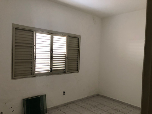 Excelente Casa Com Edícula De Dois Andares Nos Fundos