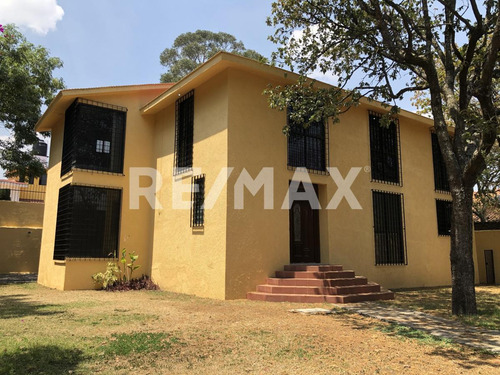 Casa En Venta En Jardines Del Ajusco