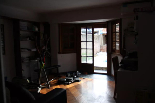 Casa En Venta - 3 Dormitorios 3 Baños - Cochera - 435mts2 - Adrogue