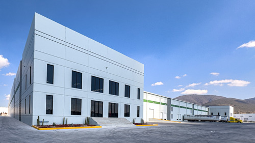 Se Renta Nave Logistica E Industrial De 6328 M2 De Superficie En Condominio Logistico En Queretaro, La Nave Se Puede Dividir A La Mitad.