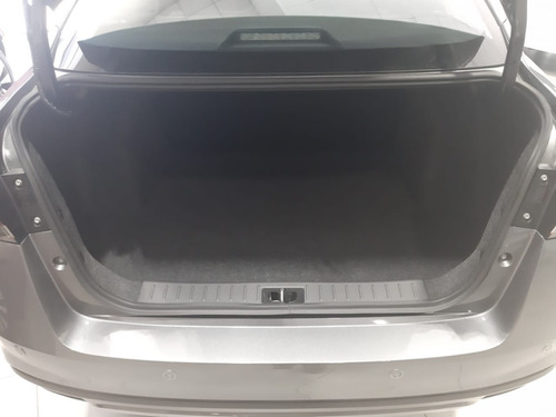 Imagen 10 de 10 de Nissan Versa Sense Cvt