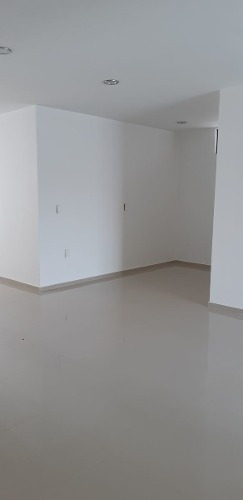 Imagen 5 de 22 de Preciosa Casa Con Alberca Propia En Cumbres Del Lago, Terraza, Jardín, 3 Recs..