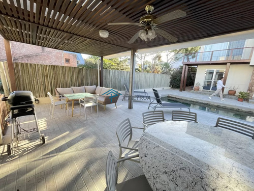 En Venta Comoda Casa En Montoya Frente Al Mar 5 Dormitorios