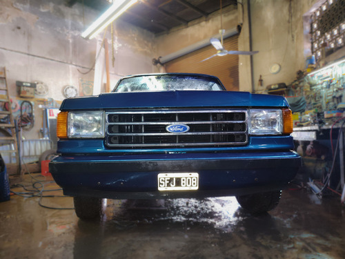 Ford F-100 Xlt